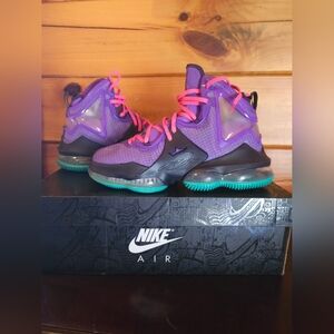 Nike Kids' Purple & Pink Basketball Shoes